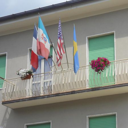 Albergo Belvedere Borghetto di Vara Buitenkant foto
