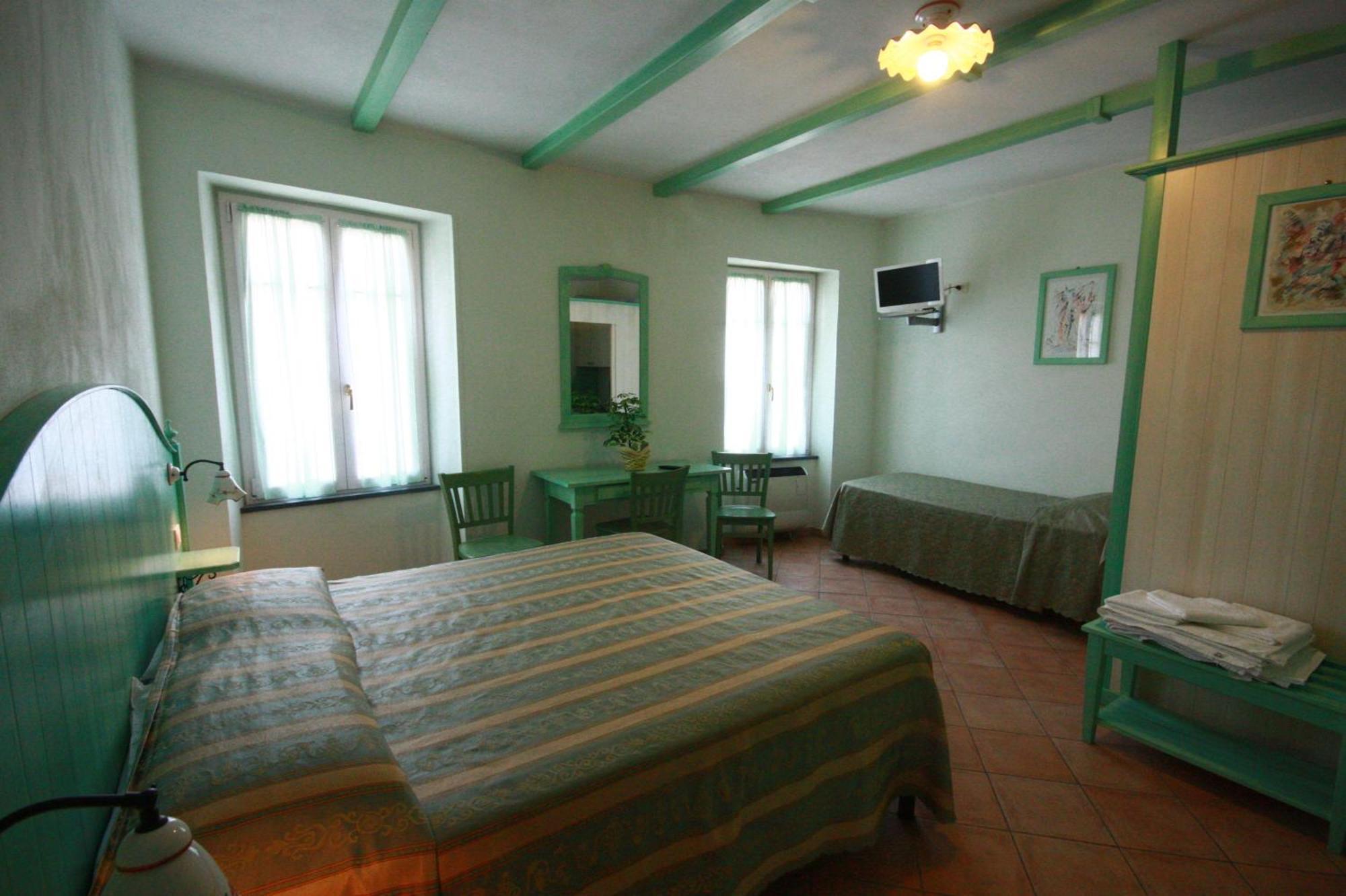 Albergo Belvedere Borghetto di Vara Buitenkant foto