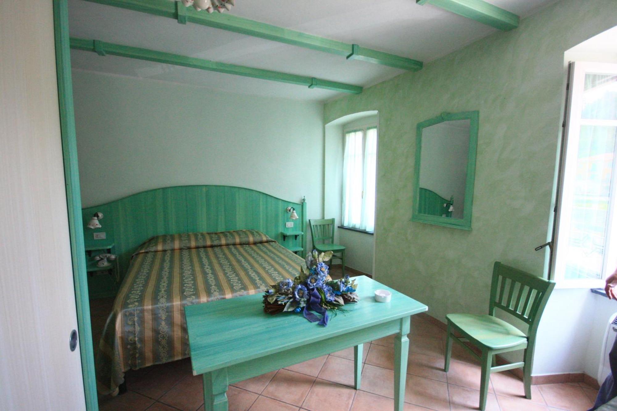 Albergo Belvedere Borghetto di Vara Buitenkant foto